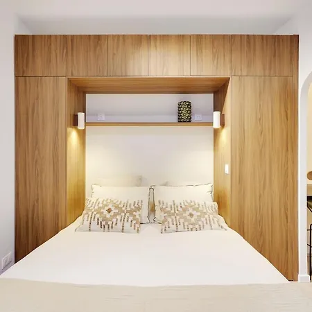 Nation-voltaire Apartment